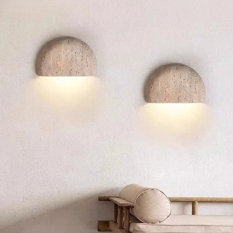 Cavora